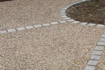 allé en béton désactivé